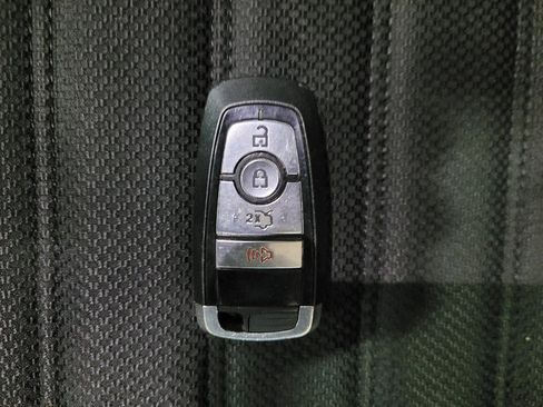 Used 2018 Ford Fusion SE w/ Fusion SE Technology Package image 32