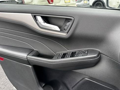 Certified 2022 Ford Escape SEL image 31