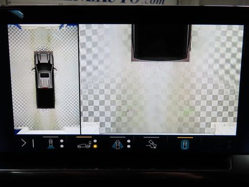 Used 2024 Chevrolet Silverado 2500 LT w/ Midnight Edition image 20