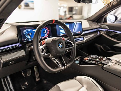 Used 2025 BMW M5 w/ Carbon Package image 20