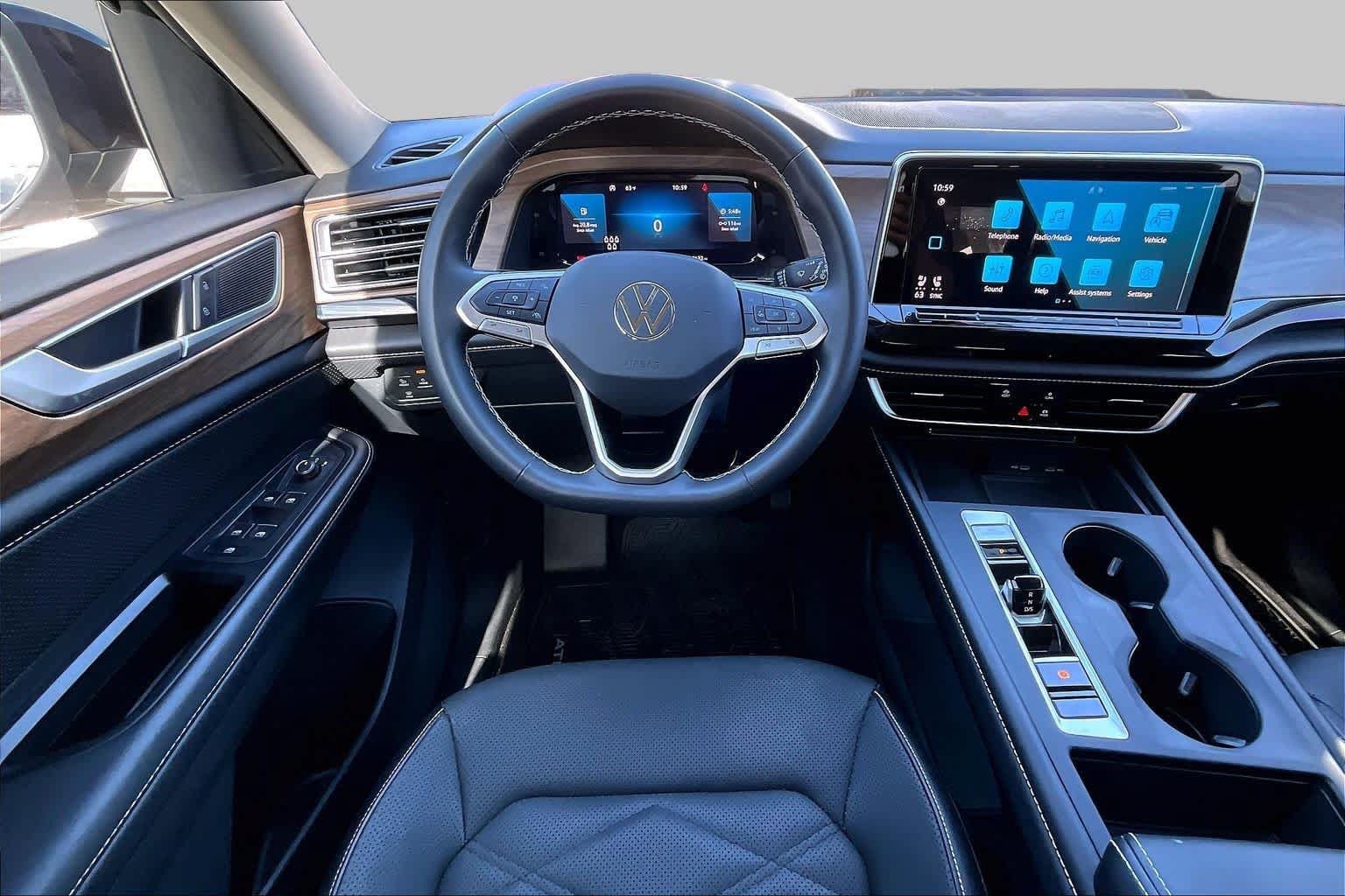 Used 2024 Volkswagen Atlas SE FWD image 6