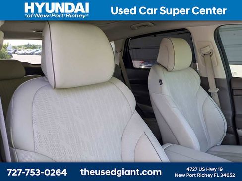 Used 2022 Genesis GV80 2.5T w/ Prestige Package 04 AWD/4WD image 6