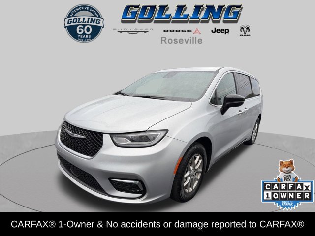 Used 2026 Chrysler Pacifica Select FWD image 1