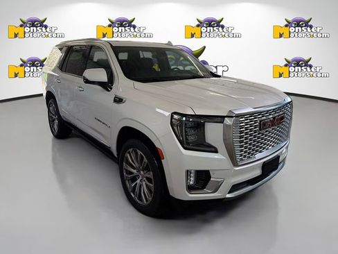Used 2021 GMC Yukon Denali w/ Denali Premium Package AWD/4WD image 3