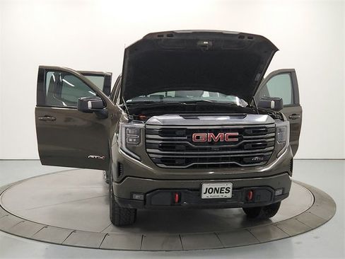 Used 2023 GMC Sierra 1500 AT4 w/ Technology Package image 10