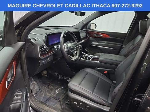 Used 2024 Chevrolet Traverse Z71 w/ Enhanced Driving Package AWD/4WD image 28