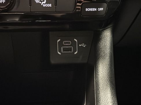 Used 2022 Jeep Compass Latitude AWD/4WD image 28