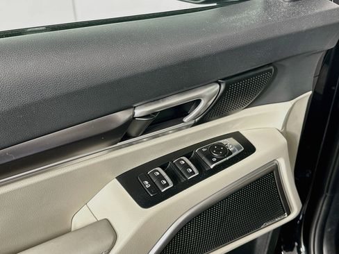 Used 2025 Kia Telluride S FWD image 15