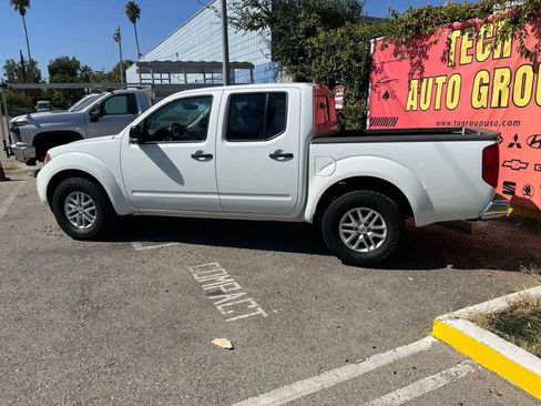 Used 2019 Nissan Frontier SV image 7