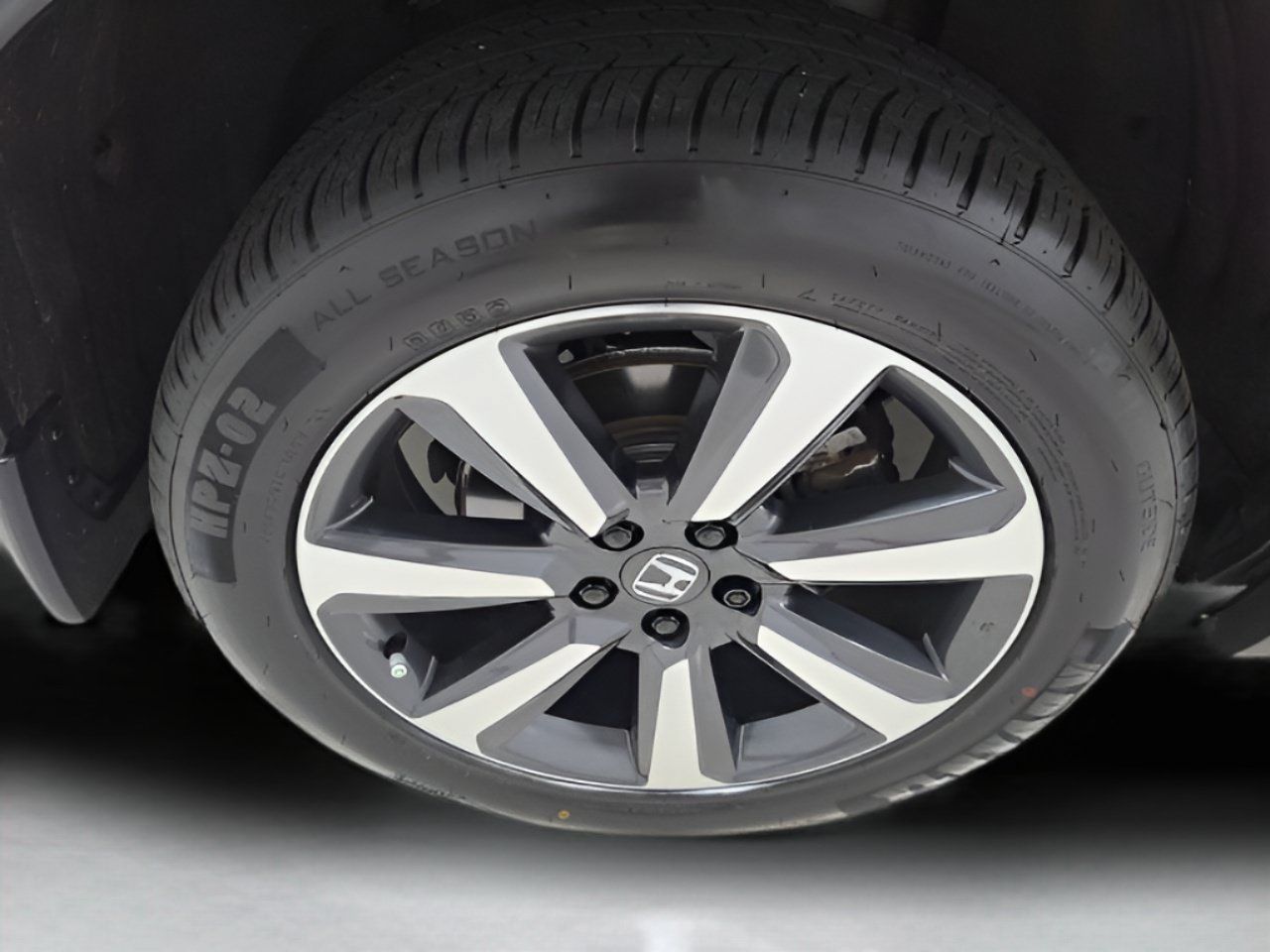 Used 2024 Honda Pilot Touring image 11