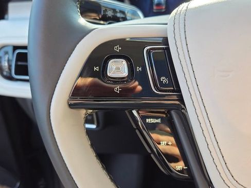 Used 2025 Lincoln Aviator Reserve w/ Illumination Package RWD image 25