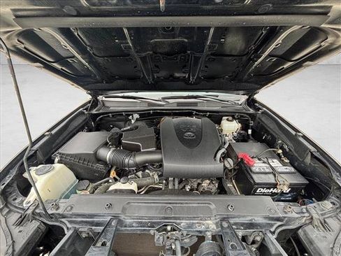 Used 2021 Toyota Tacoma TRD Off-Road image 24