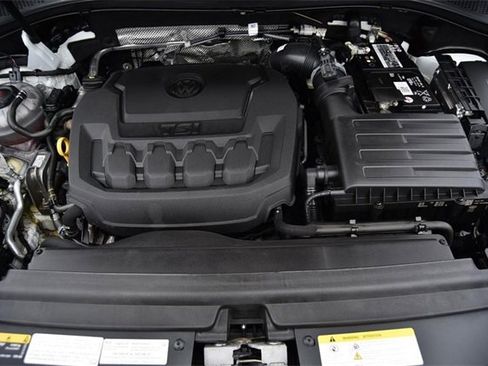 Certified 2022 Volkswagen Tiguan SE image 24