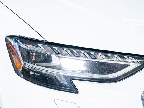 Used 2023 Audi S8 image 19