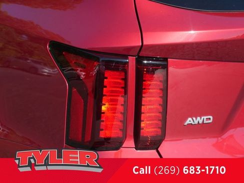 Used 2022 Kia Sorento LX AWD/4WD image 12