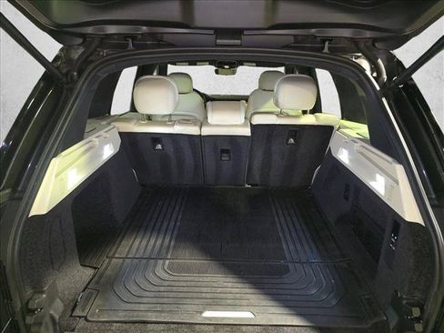 Used 2025 Land Rover Range Rover SE AWD/4WD image 12