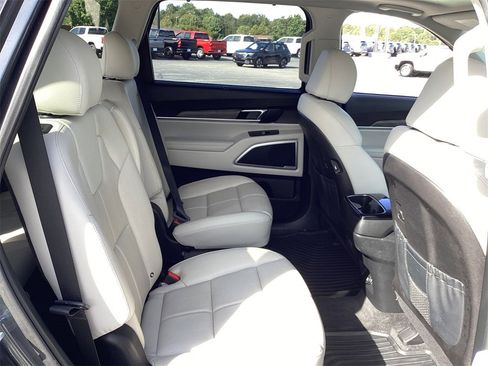 Used 2022 Kia Telluride EX w/ EX Premium Package image 28