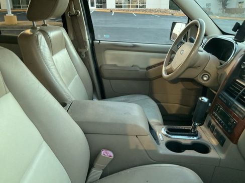 Used 2010 Ford Explorer Eddie Bauer image 5