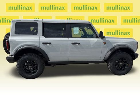 New 2026 Ford Bronco Badlands image 16