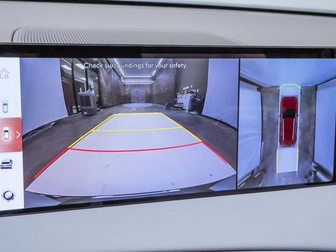 Certified 2026 Genesis GV70 2.5T Advanced image 21