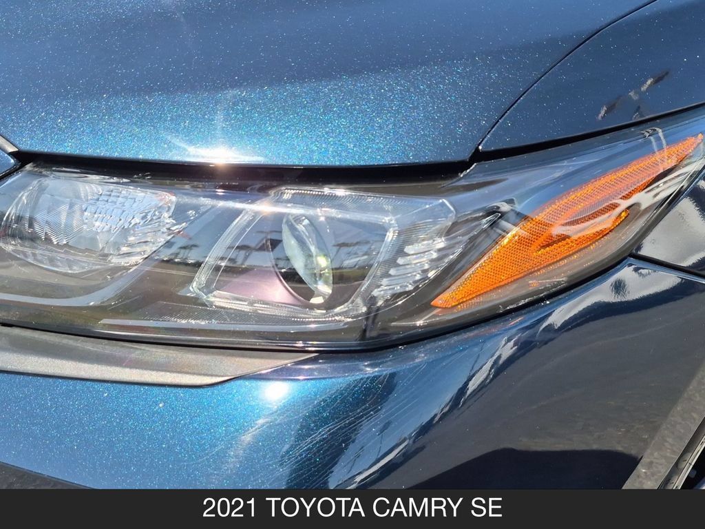 Used 2021 Toyota Camry SE FWD image 10