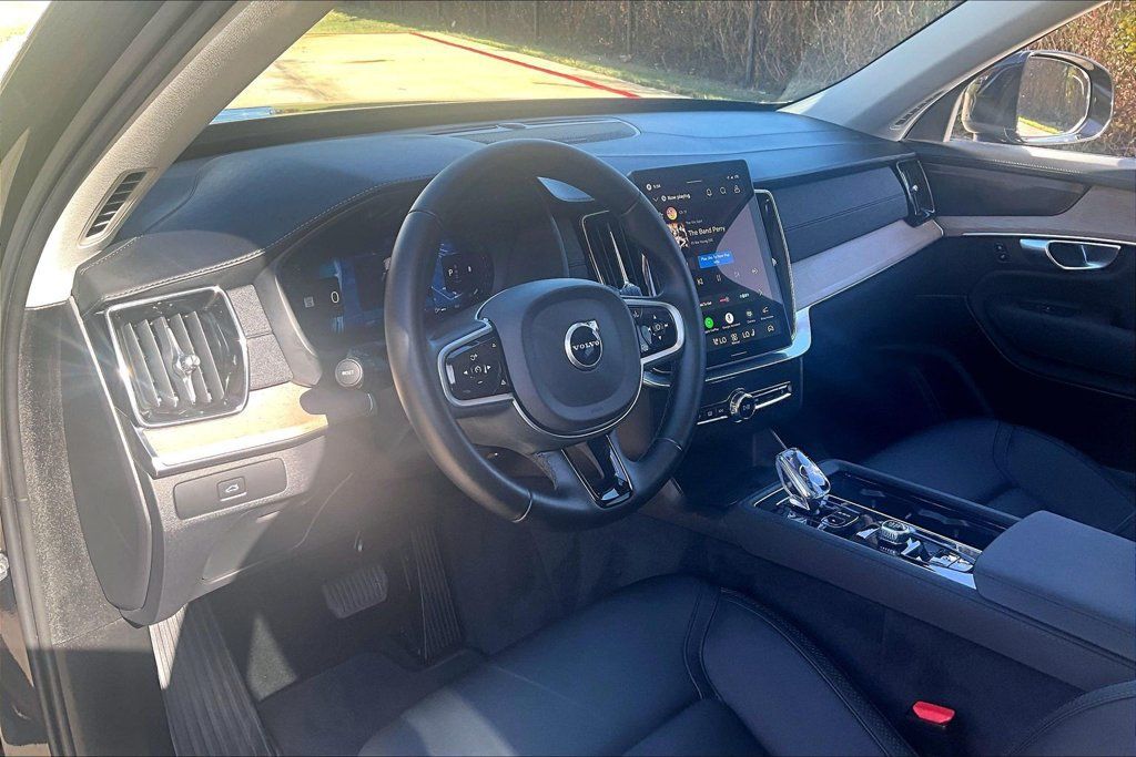 Certified 2026 Volvo XC90 B6 Plus AWD/4WD image 17