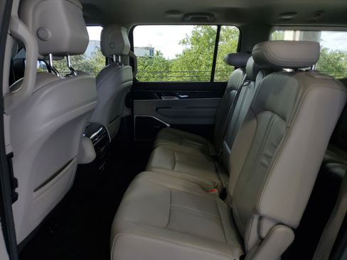 Used 2022 Jeep Wagoneer Series III RWD image 9