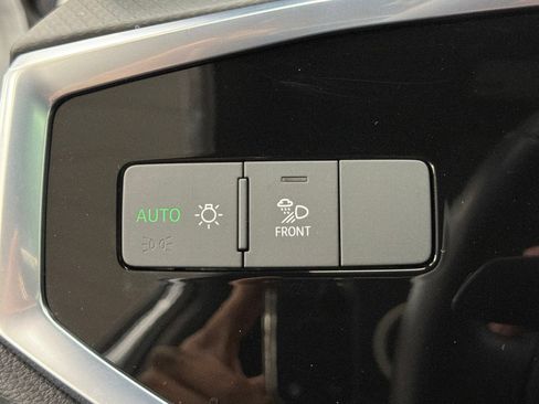 Used 2023 Audi Q3 2.0T Premium Plus w/ Premium Plus Package AWD/4WD image 32