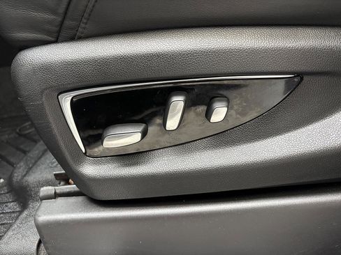 Used 2020 Cadillac Escalade Luxury image 16