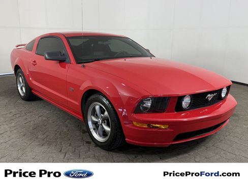 Used 2005 Ford Mustang GT RWD image 1