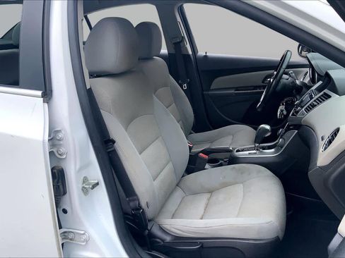 Used 2014 Chevrolet Cruze LT FWD image 8