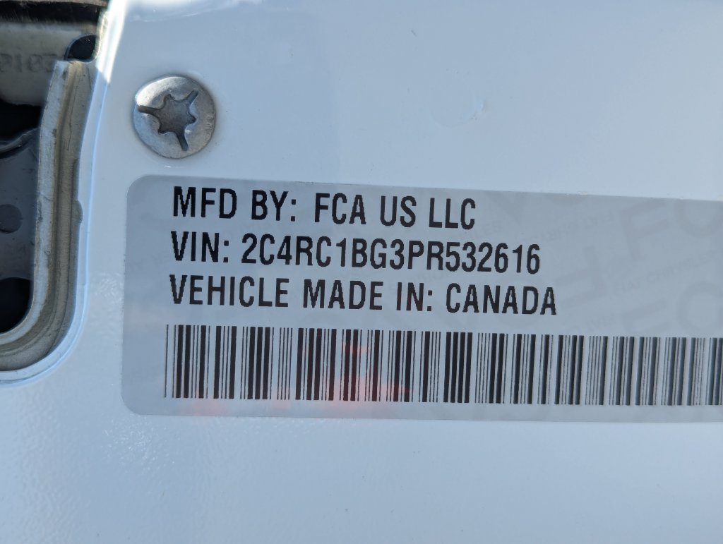 Used 2023 Chrysler Pacifica Touring-L FWD image 38