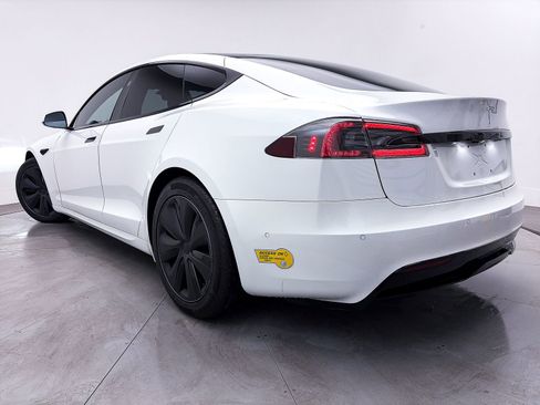Used 2022 Tesla Model S image 2
