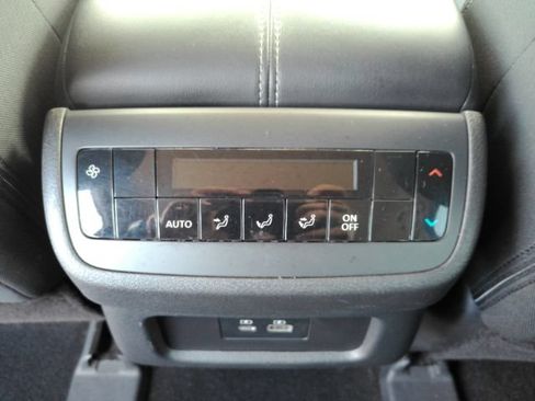 Used 2024 Nissan Pathfinder SV w/ Black Appearance Package FWD image 27