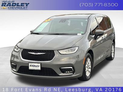 Used 2023 Chrysler Pacifica Touring-L