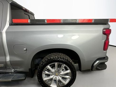 Used 2023 Chevrolet Silverado 1500 High Country w/ High Country Premium Package AWD/4WD image 39
