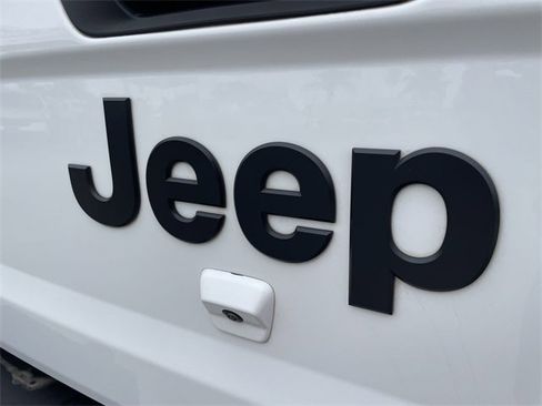 Used 2021 Jeep Gladiator Sport image 31