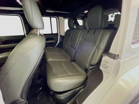 Used 2024 Jeep Wrangler High Altitude image 15
