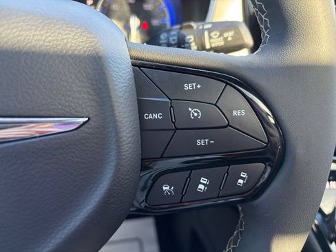 Used 2024 Chrysler Pacifica Limited w/ S Appearance Package AWD/4WD image 25