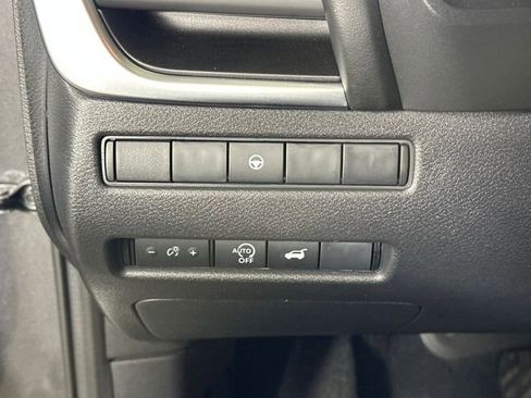 Certified 2026 Nissan Rogue SV AWD/4WD image 19