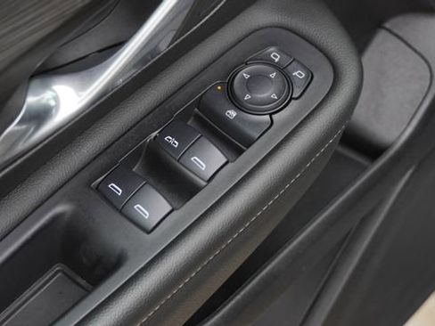 Used 2024 GMC Terrain SLE image 19