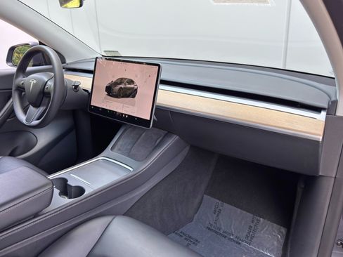 Used 2022 Tesla Model Y Long Range AWD/4WD image 15