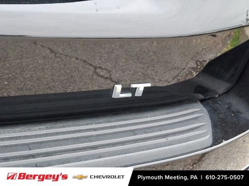 Certified 2025 Chevrolet Suburban LT AWD/4WD image 33