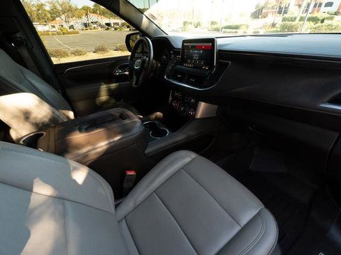 Used 2021 GMC Yukon SLT w/ SLT Luxury Package image 22