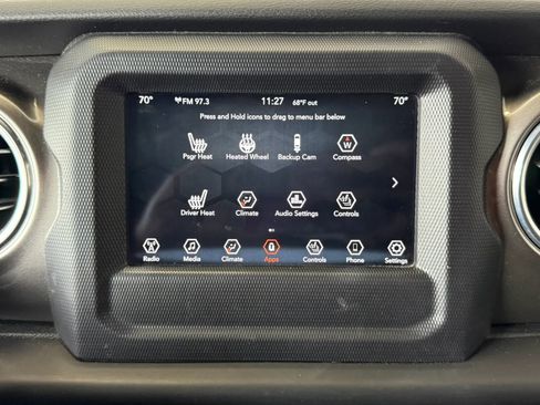 Used 2018 Jeep Wrangler Unlimited Sahara w/ Cold Weather Group AWD/4WD image 15