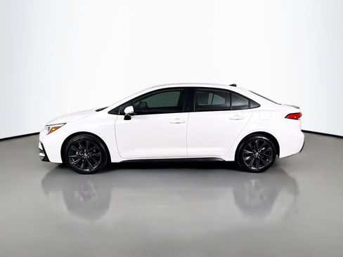 Certified 2025 Toyota Corolla SE w/ Convenience Package image 4