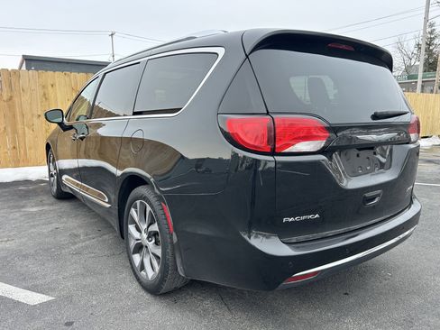 Used 2017 Chrysler Pacifica Limited w/ UConnect Theater Package image 8