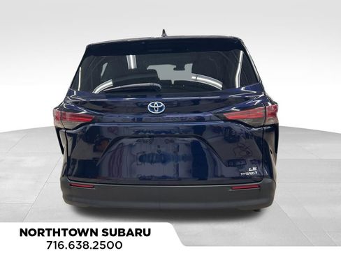 Used 2021 Toyota Sienna LE FWD image 31