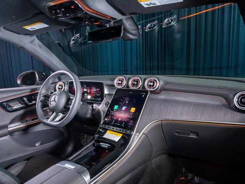 New 2025 Mercedes-Benz GLC 300 image 4