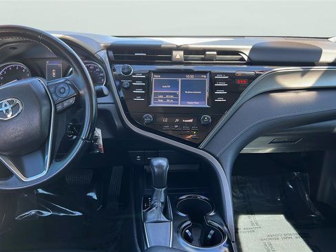 Used 2019 Toyota Camry SE FWD image 9